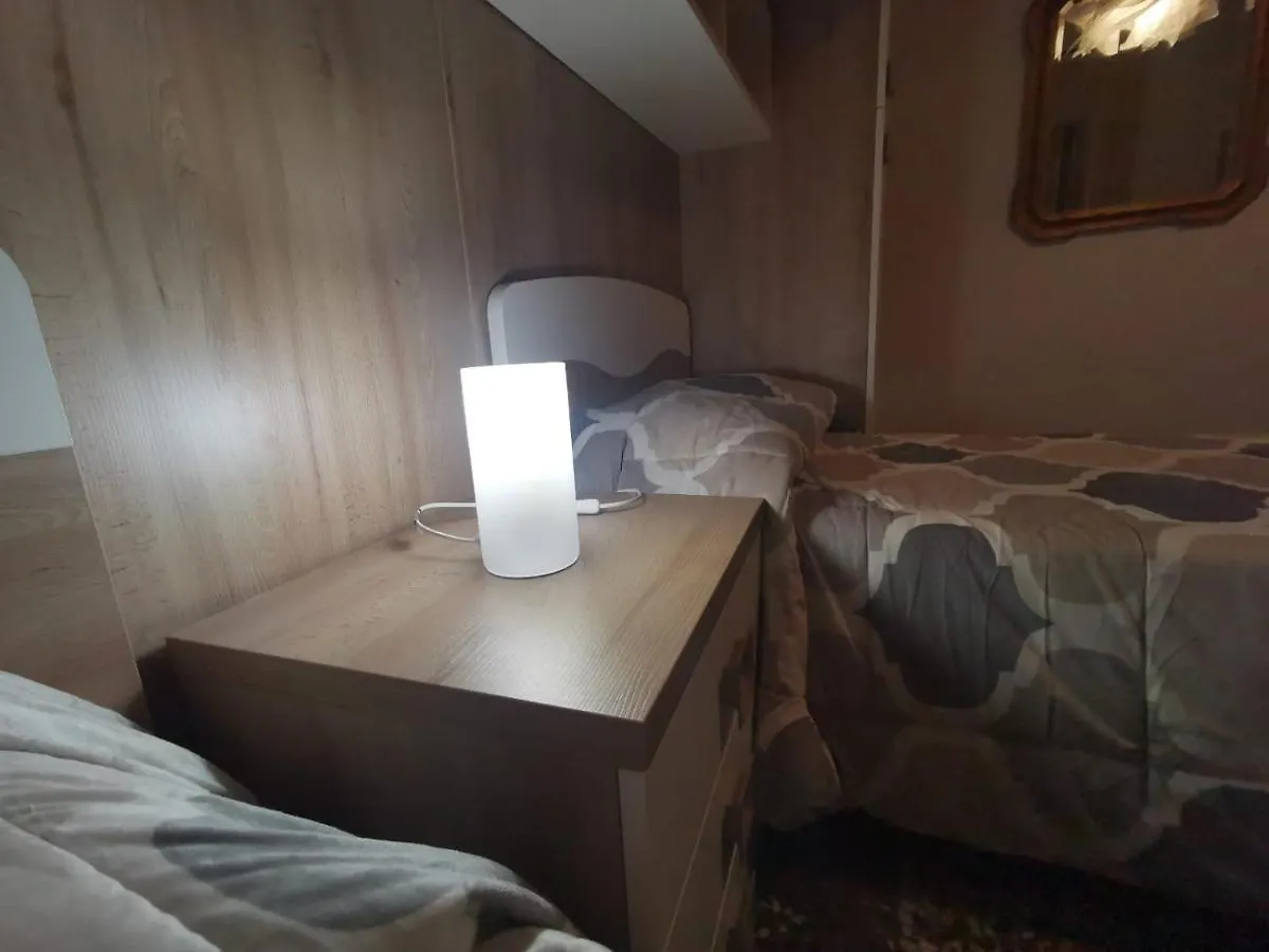 Wow Home - 175 Mq - Posteggio Privato - Davanti Porto Traghetti - Fino A 10 Posti Letto Genova Appartamento