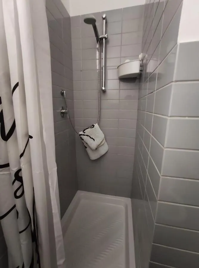 Wow Home - 175 Mq - Posteggio Privato - Davanti Porto Traghetti - Fino A 10 Posti Letto Genova Italia