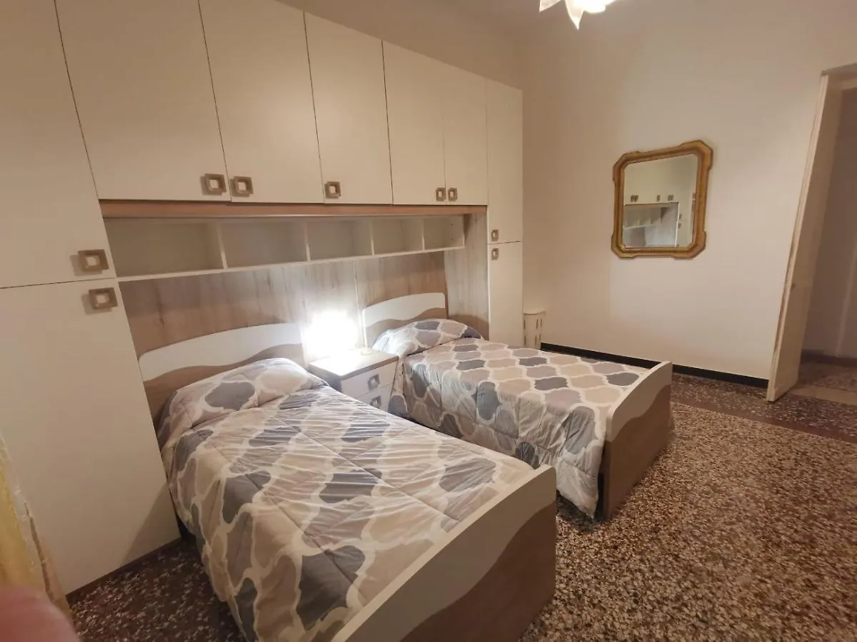 Apartment Wow Home - 175 Mq - Posteggio Privato - Davanti Porto Traghetti - Fino A 10 Posti Letto Genoa Italy