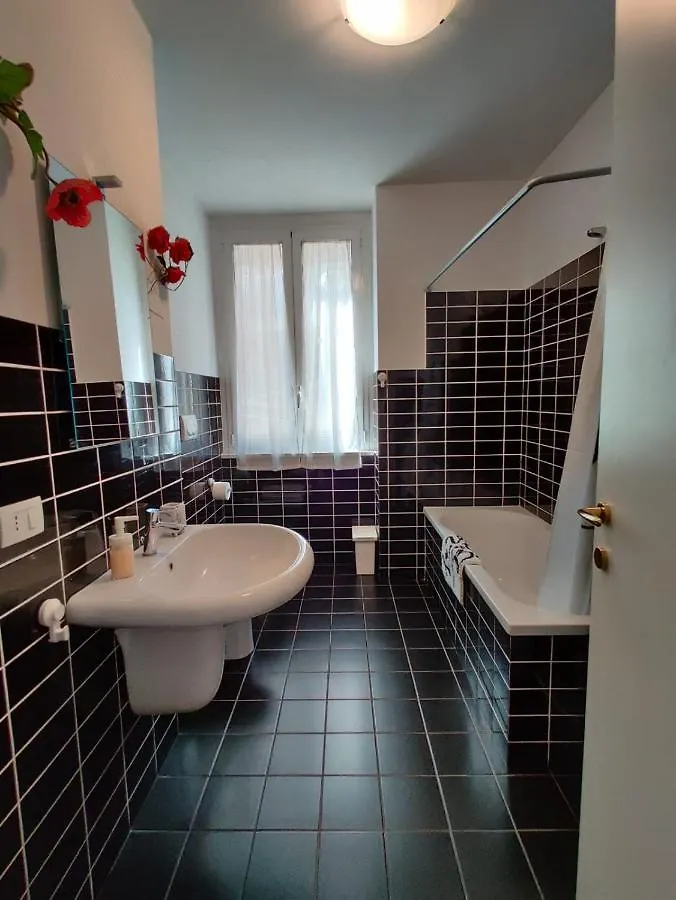 Wow Home - 175 Mq - Posteggio Privato - Davanti Porto Traghetti - Fino A 10 Posti Letto Genova